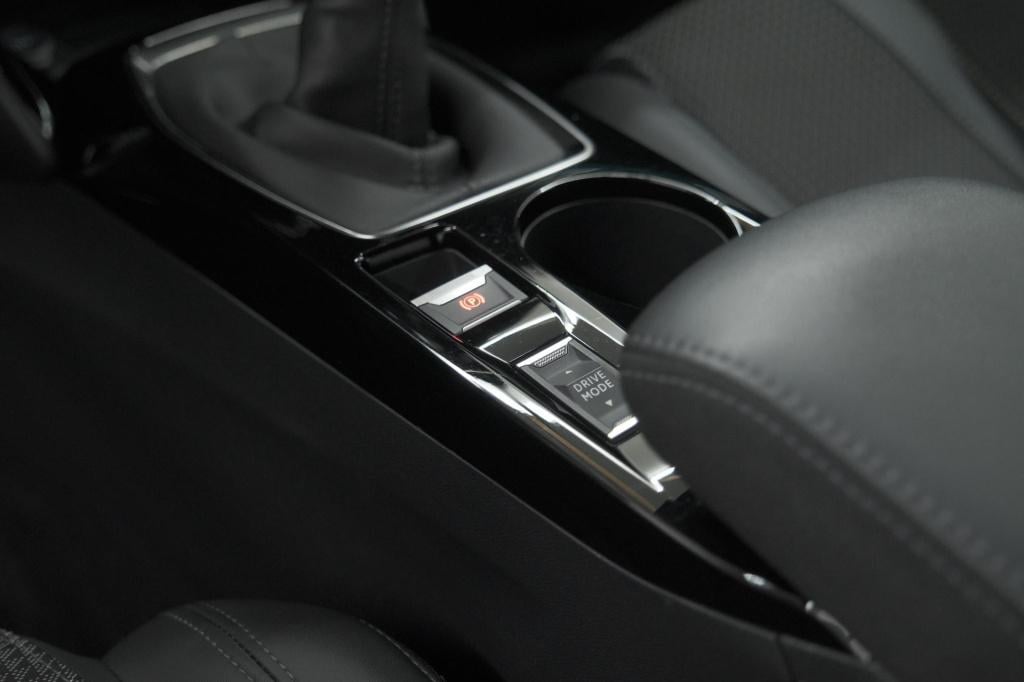Peugeot 208 puretech 100 gt | camera | apple carplay | parkeersensoren | na