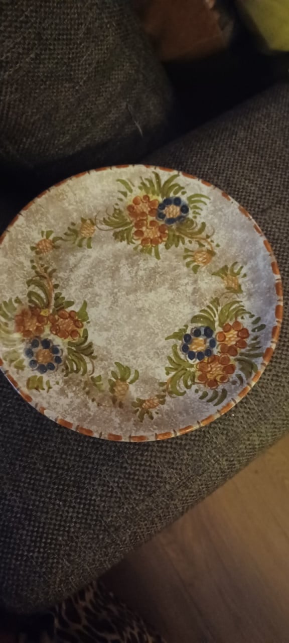 6 Vintage gebaks-bordjes met bloem motief  15,--€