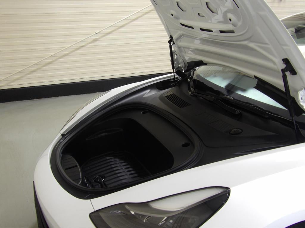 Tesla Model 3 standard 60 kwh plus rwd