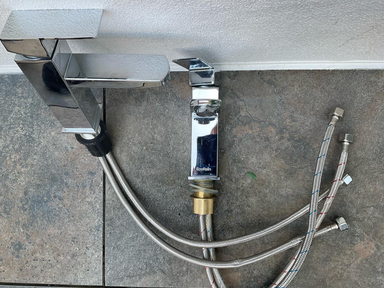 Wastafel mengkranen kompleet met aansluiting