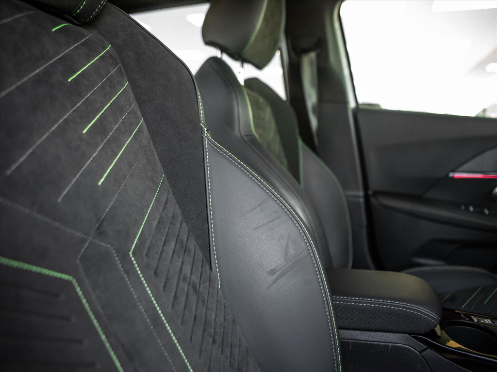 Peugeot 2008 1.2 puretech 130pk gt automaat | elek. stoel | stoelverwarming
