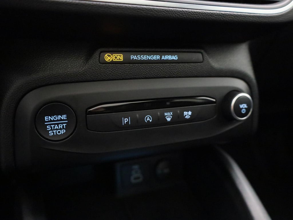 Ford Focus wagon 1.0 ecoboost hybrid titanium | cruise control | climate co