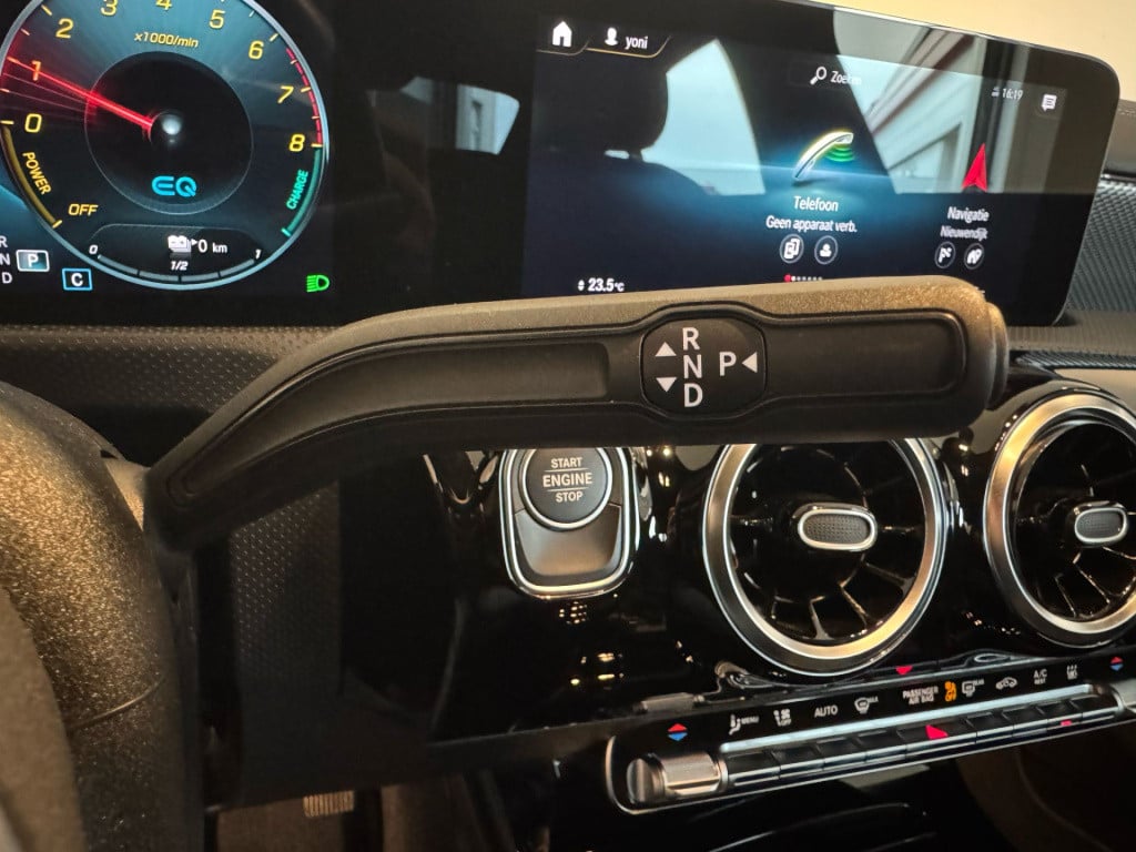Mercedes-Benz Cla 250 e business solution