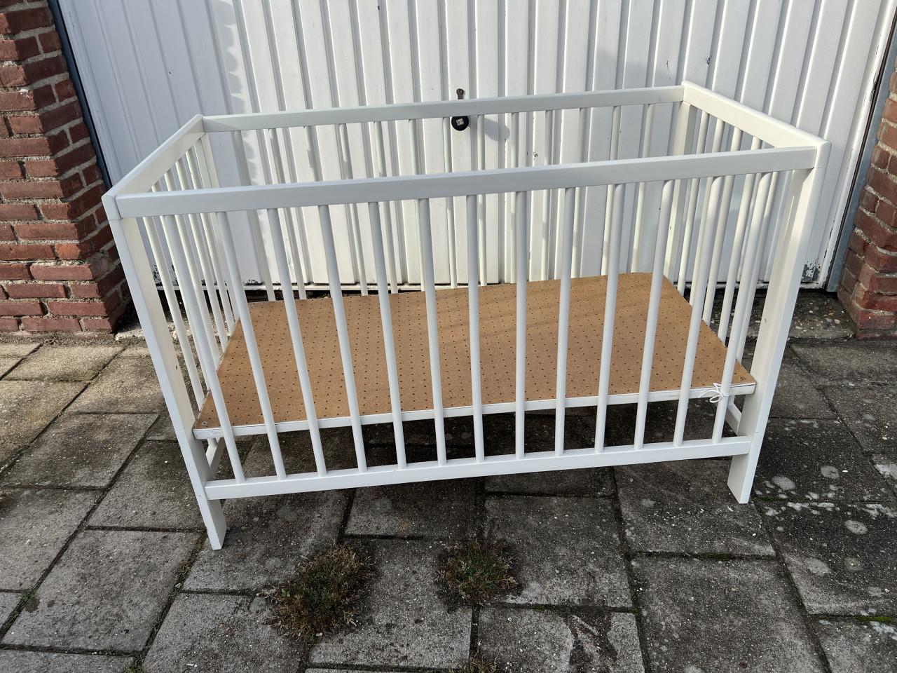 Babybed /box met verstelbare bodem als nieuw