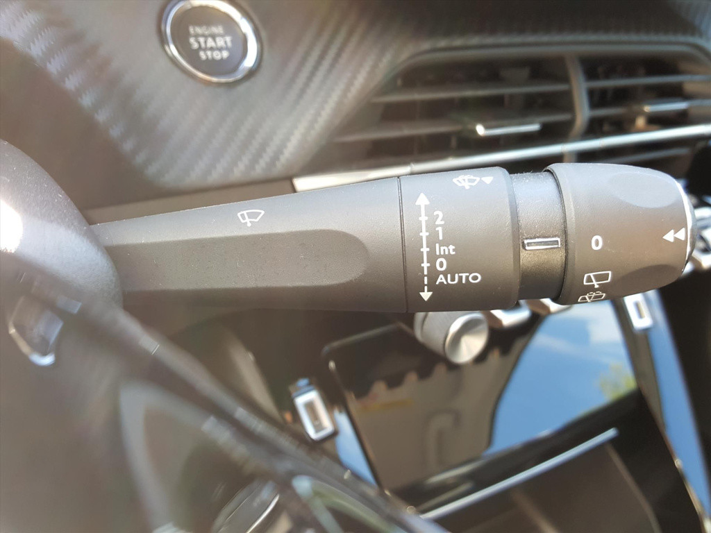 Peugeot 208 allure 1.2 pt-100pk navigatie | 3d-cockpit | cruise & climate |