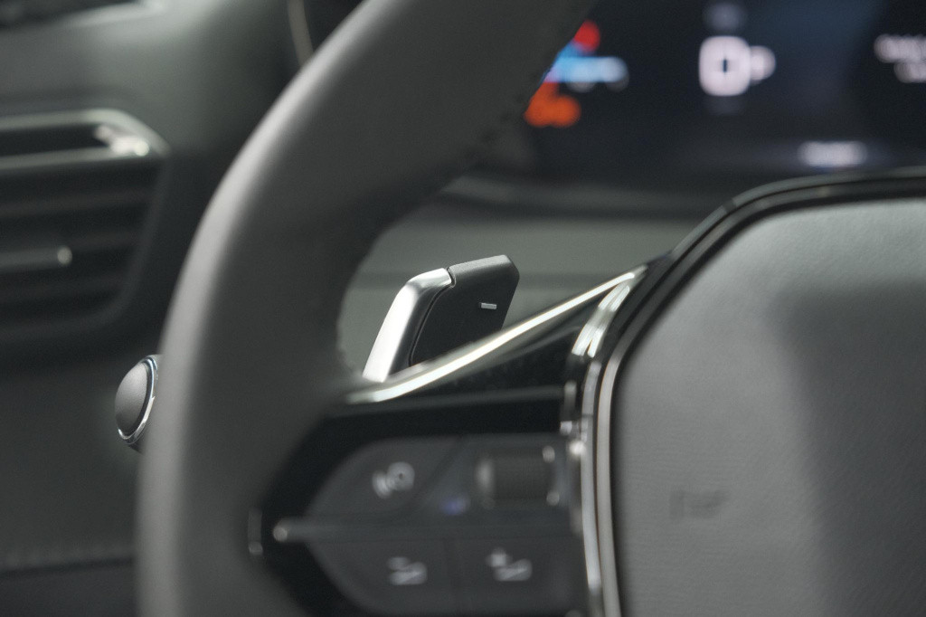 Peugeot 2008 hybrid 136 e-dcs6 allure | 360 camera | adaptieve cruise contr