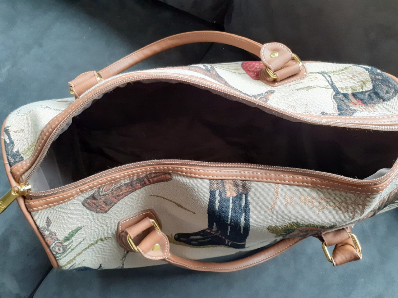 Mooie tas 36 cm breed  32 cm hoog/ diep