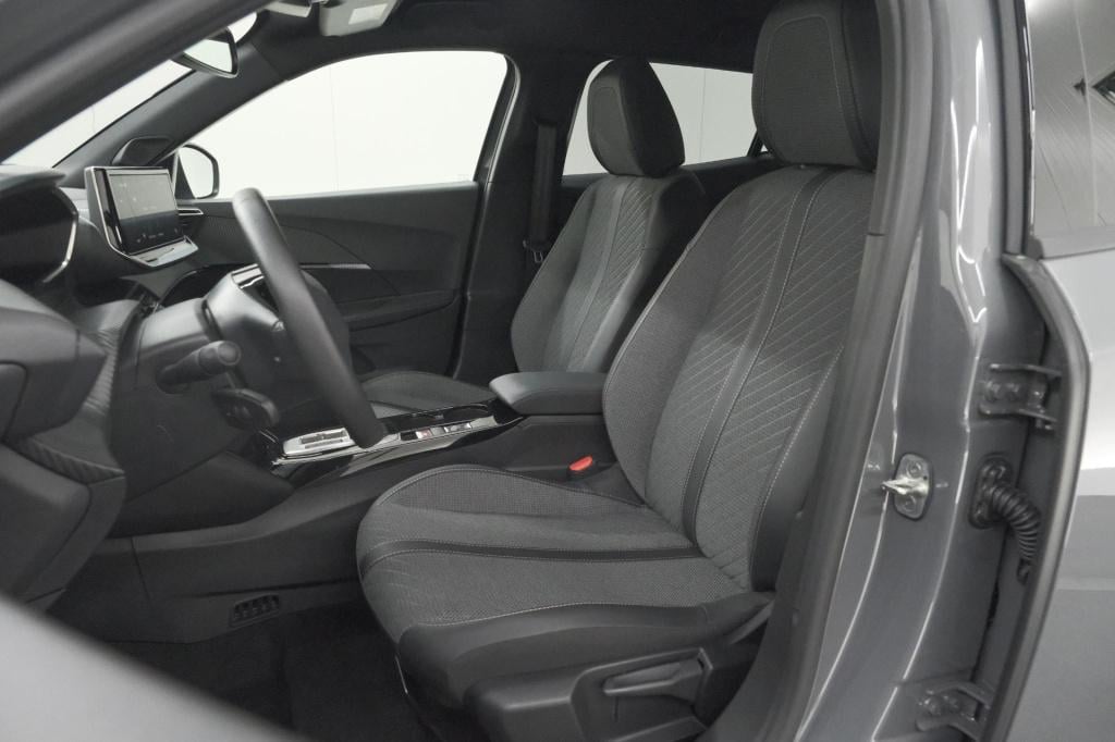 Peugeot E-2008 ev allure 54 kwh | 97,2% soh | 11 kw lader | apple carplay |