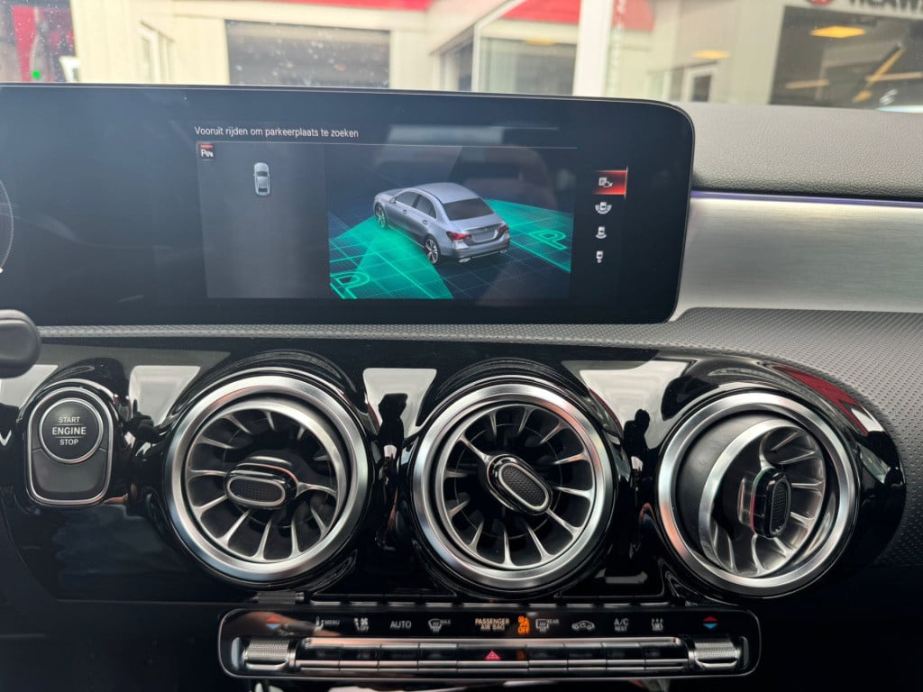 Mercedes-Benz A-Klasse 250 e business solution amg limited