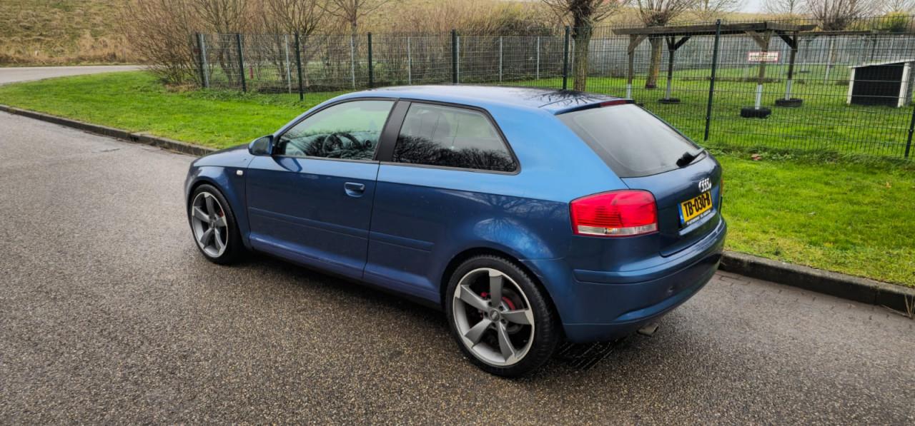 Audi A3 1.6 FSI Attraction Climate control!