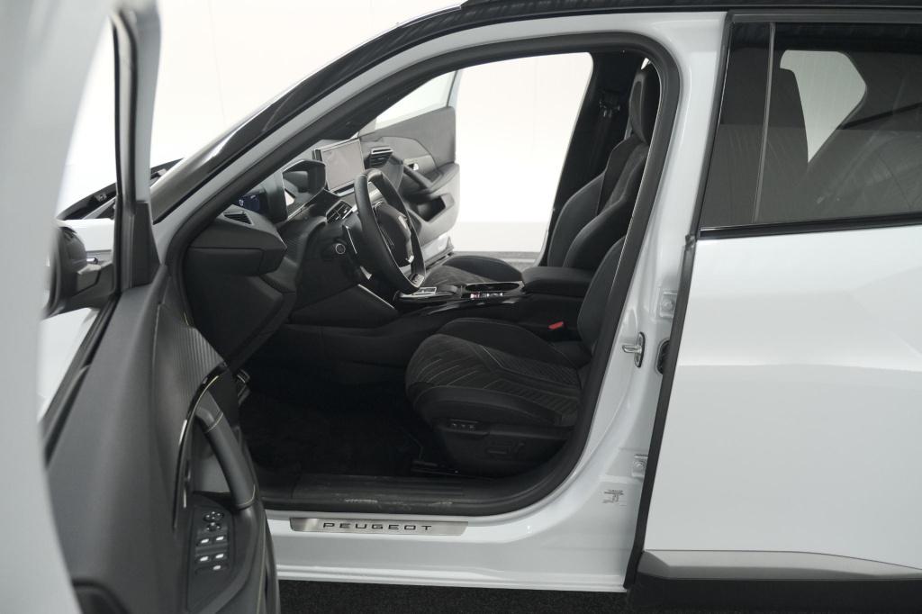 Peugeot 2008 puretech 130 eat8 gt | 360 camera | stoelmassage | adaptieve c