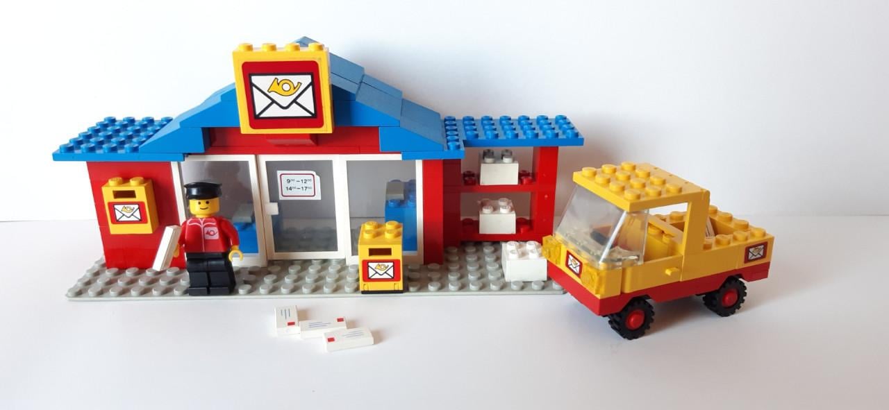 Lego Classic 6622 + 6651: postbode op motorfiets en postbus met chauffeur