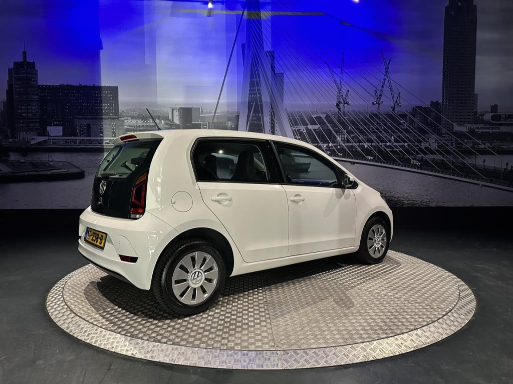 Volkswagen UP! 1.0 bmt move up! *camera*pdc*cruise*
