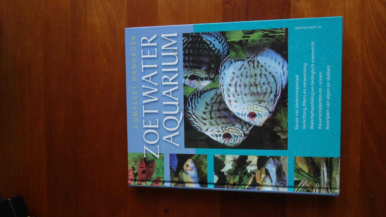 DIVERSE BOEKEN OVER VISSEN