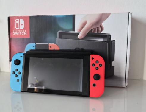 Nintendo Switch V2 - complete set