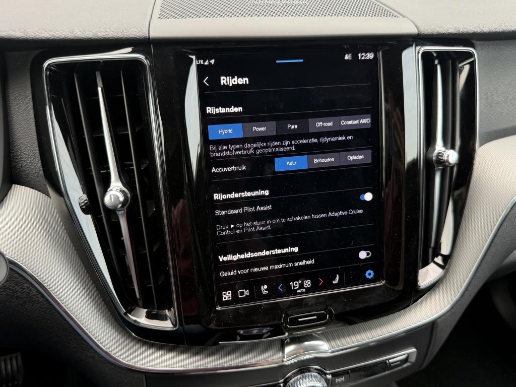 Volvo XC60 t6 398pk recharge ultra black edition| luchtvering| panodak| 360