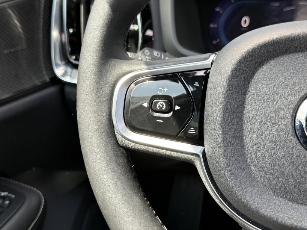 Volvo V60 t6 398pk recharge plus dark| panodak| adap.cruise| trekhaak| cam