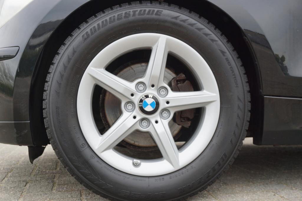 BMW 1 Serie 116i airco / elektr. ramen / parkeers. / lm velgen / apk t/m 09