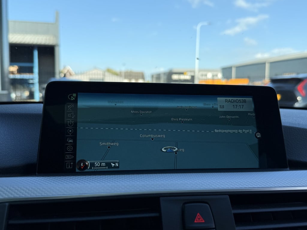 BMW 3-serie 320i m-sport | 360 camera | head-up | leder | schuif / kantel d