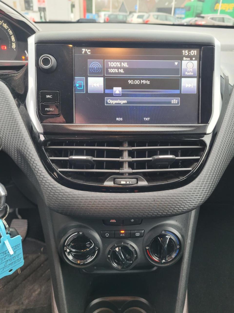 Peugeot 2008 1.2 puretech urban cross
