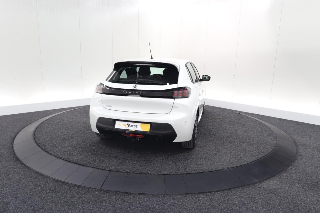 Peugeot 208 puretech 100 eat8 active | trekhaak | parkeersensoren | navigat