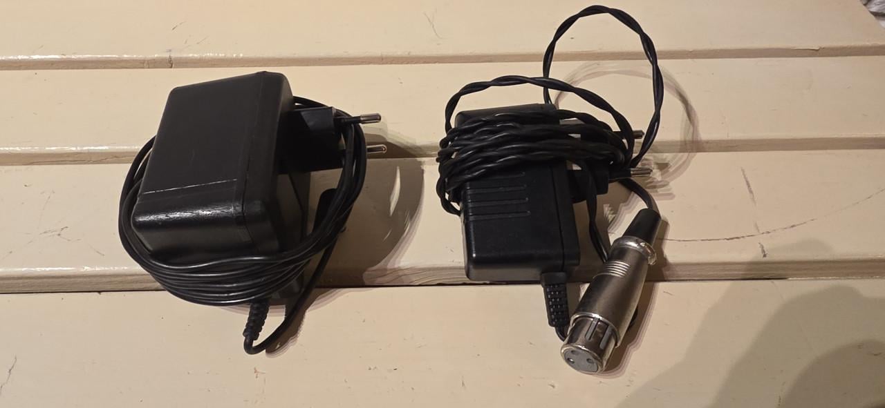 Roland JV 1010 synthesizer en Doepfer LMK2+ Piano