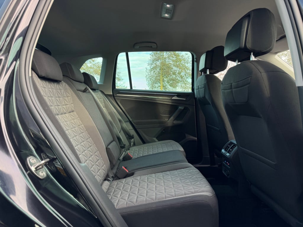 Volkswagen Tiguan 1.5 tsi *black edition * camera * cruise control * clima 