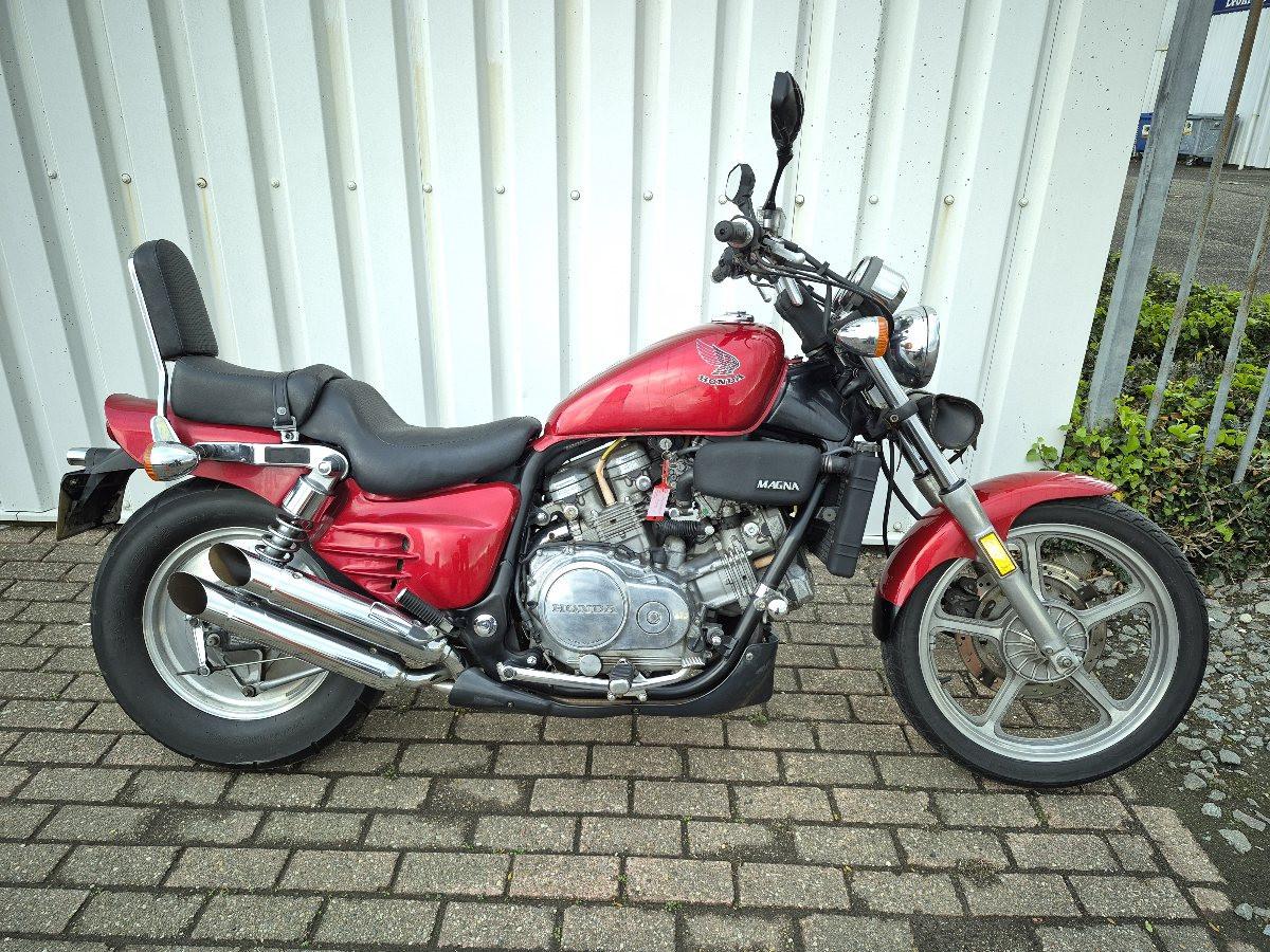 Honda Supermagna VF700c, stoere chopper