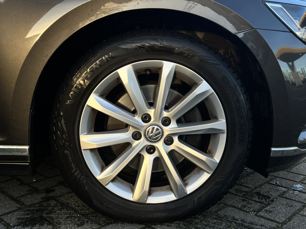 Volkswagen Passat variant highline automaat | bluetooth | camera | lederen 