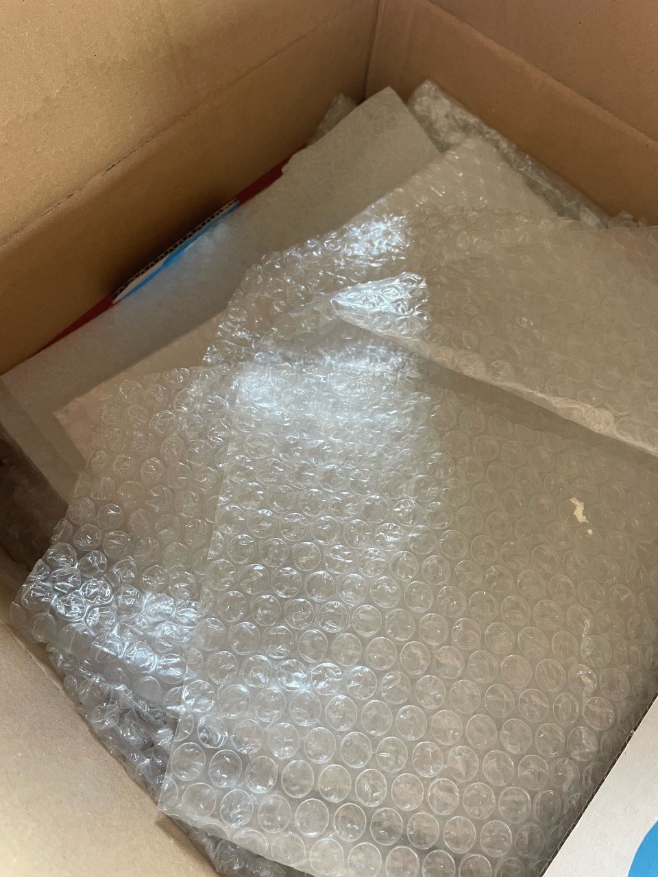 6 verhuisdozen vol bubbeltjesplastic