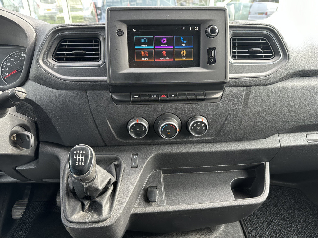 Renault Master t35 2.3 dci 135 l3h2 | led | navi | camera | trekhaak .