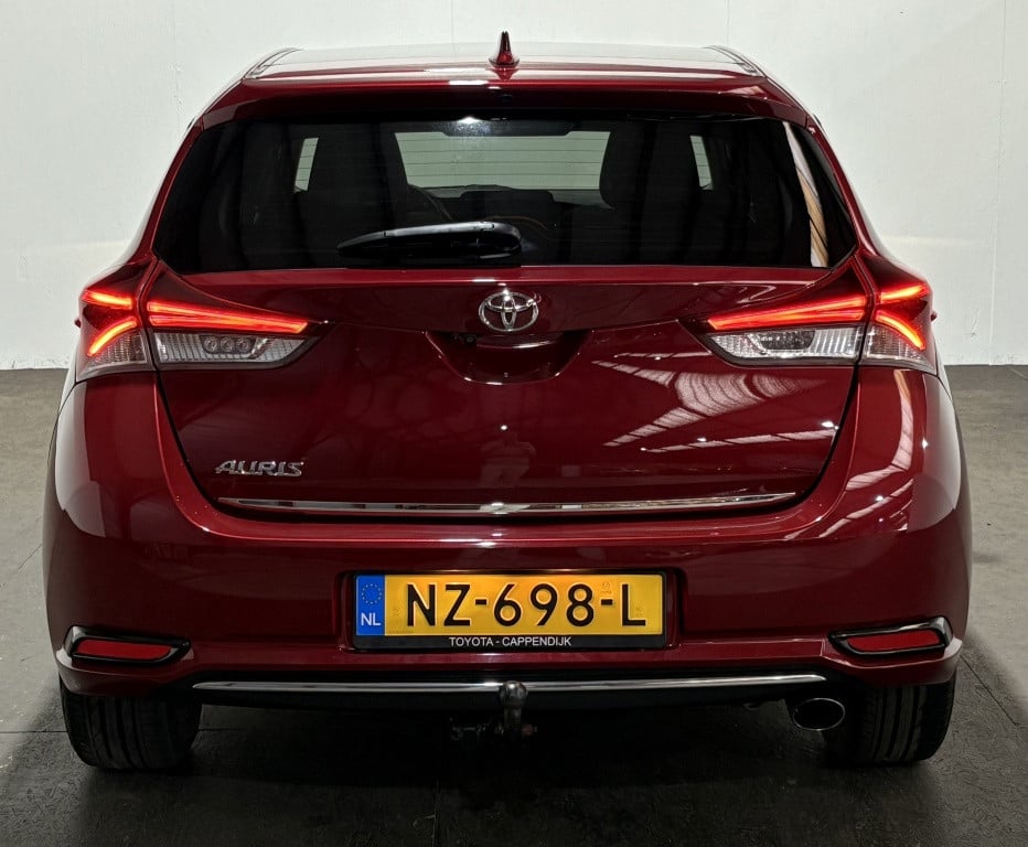 Toyota Auris 1.2t volcano edition