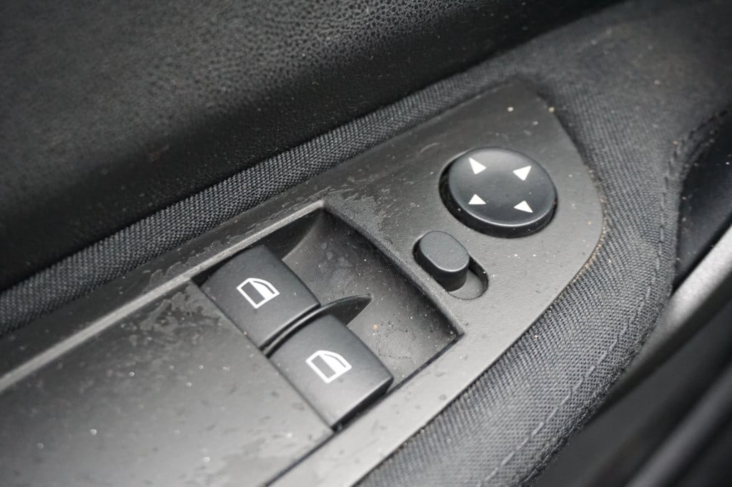 BMW 1 Serie 118i airco / elektr. ramen / lm velgen / nap / apk t/m 29-06-20