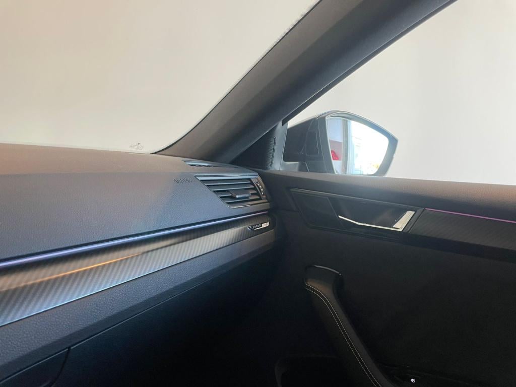 Skoda Superb combi 1.4 tsi iv sportline business