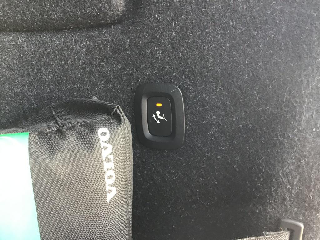Volvo XC40 t4 190pk momentum pro| trekhaak| climate| navi| elek.achterklep