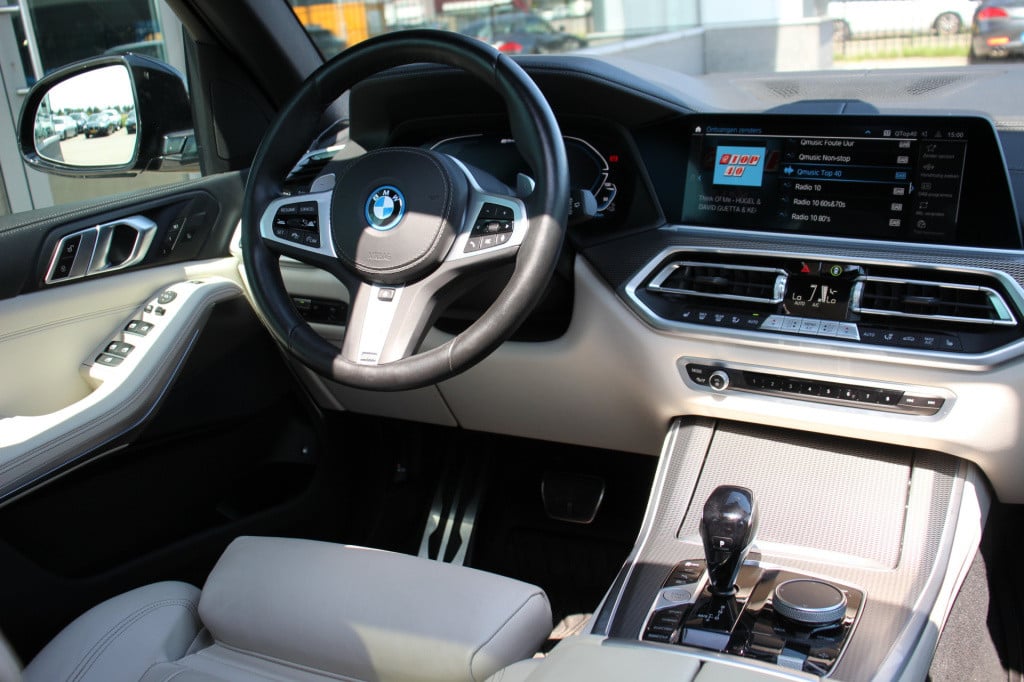 BMW X5 xdrive45e high executive m-sport | pano | luchtvering | 360 camera |