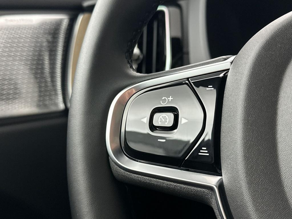 Volvo XC60 t8 ultra dark executive edition recharge awd