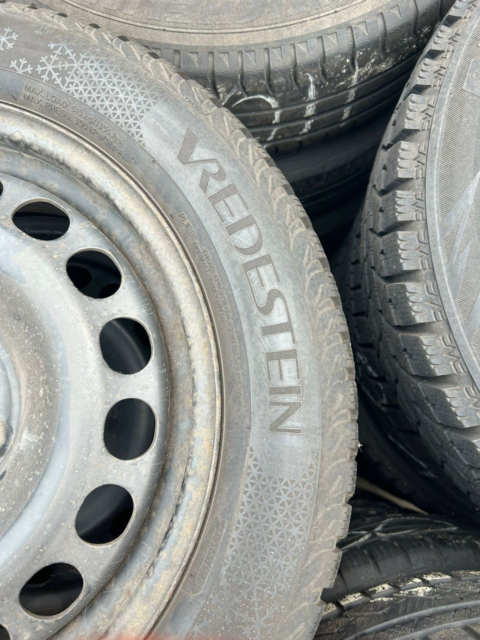 STALEN VELGEN MET VREDESTEIN SNOWTRACS BANDEN 16 INCH