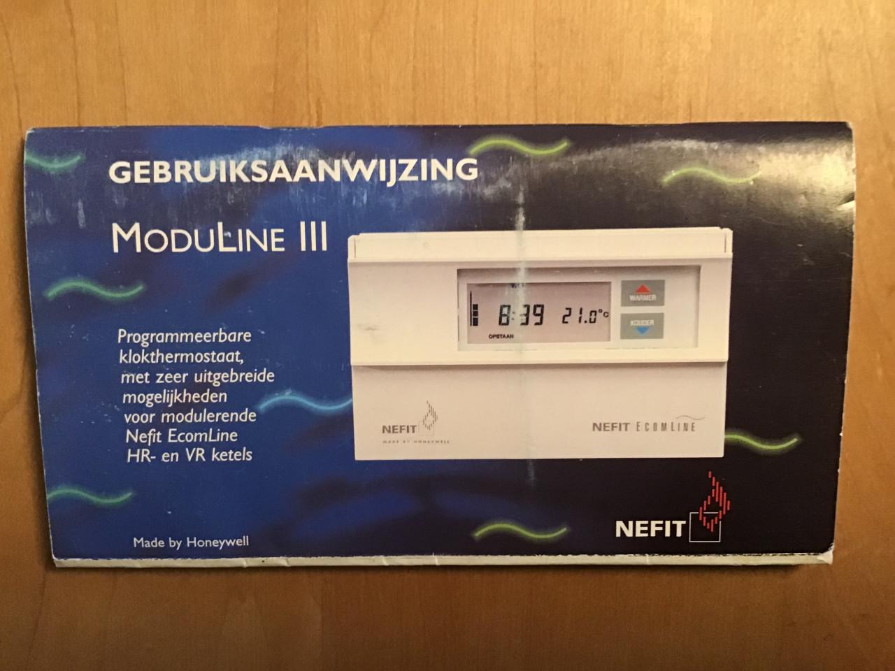 Nefit ModuLine III programmeerbare klokthermostaat.