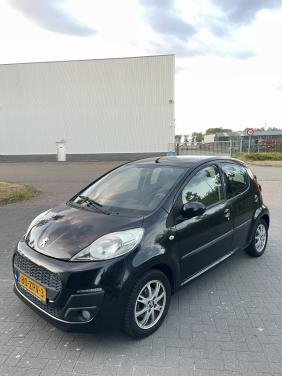 Peugeot 107 1.0 12V 5DR 2013 Zwart | NAP | NIEUWE APK!