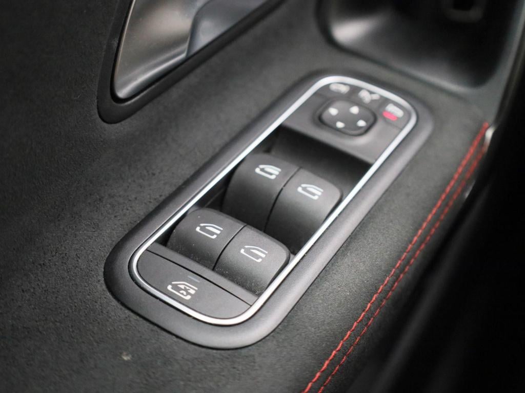 Mercedes-Benz Cla shooting brake 250 e amg line | automaat | stoel verwarmi