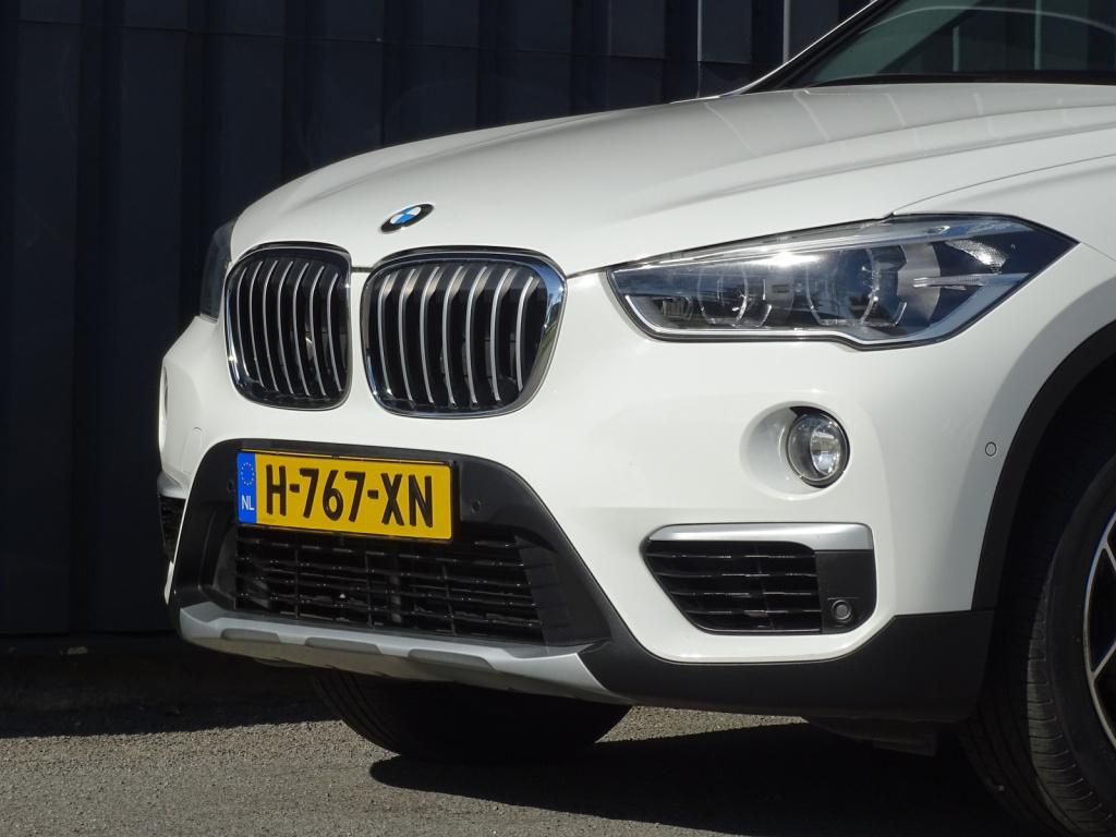 BMW X1 sdrive18i x-line | leder | led