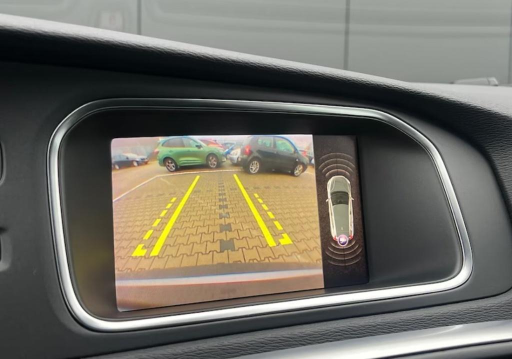 Volvo V40 t3 153pk aut6 polar+ sport| panodak| camera| h&k sound| trekhaak