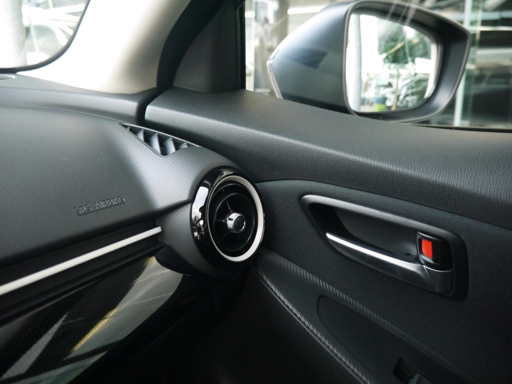 Mazda 2 1.5 e-skyactiv-g 90 exclusive-line
