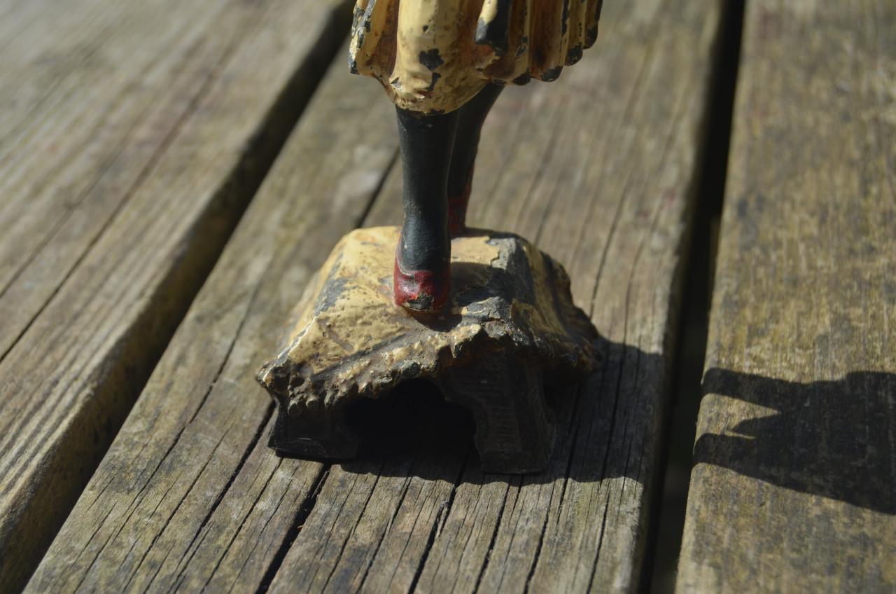 Lief schattig beeldje met een gebrek helaas......