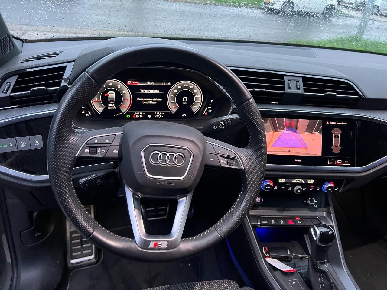Audi Q3 Sportback 45TFSI S-Line Quattro Matrix