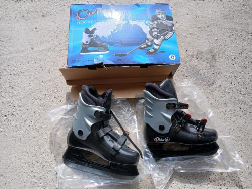 1paar zwarte Hockeyschoenen nieuw maat 43