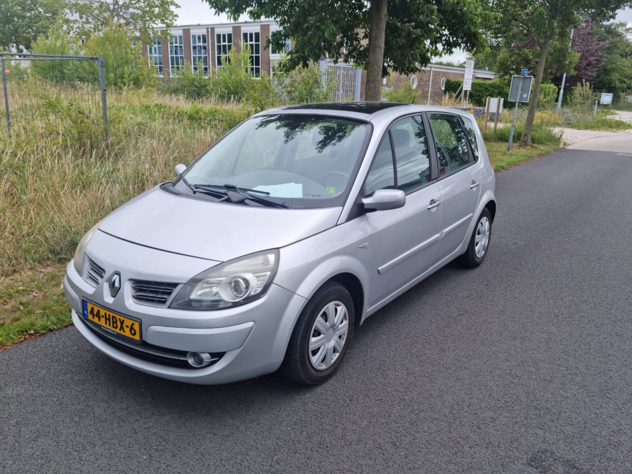 Renault scenic 1.6i 16v 180.000km bj 2008 zeer mooi