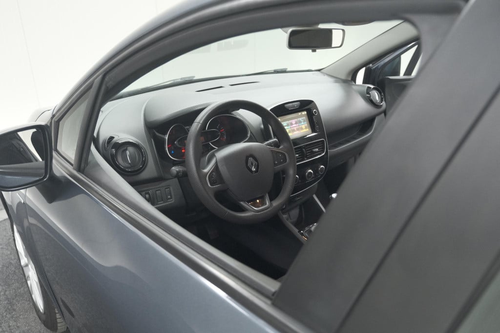 Renault Clio tce 90 limited | navigatie | parkeersensoren | cruise control 