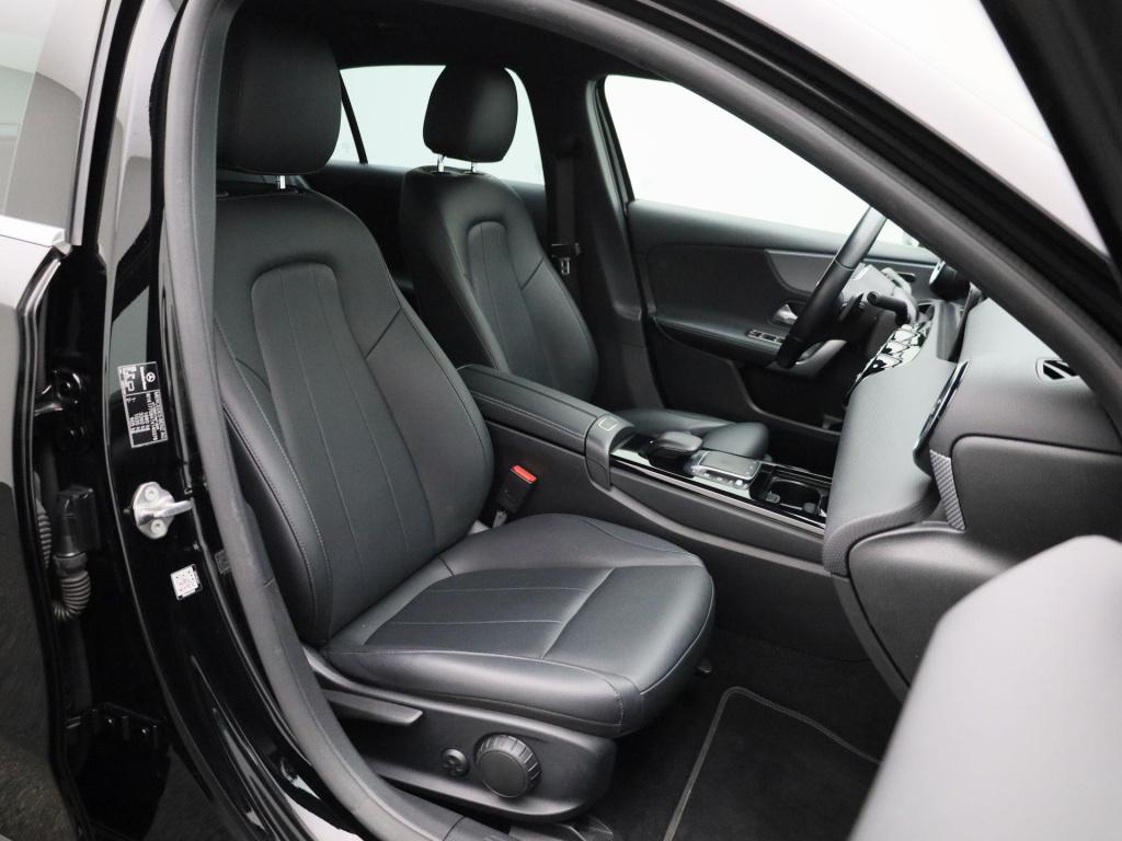 Mercedes-Benz A-Klasse 180 business solution luxury | automaat | apple carp